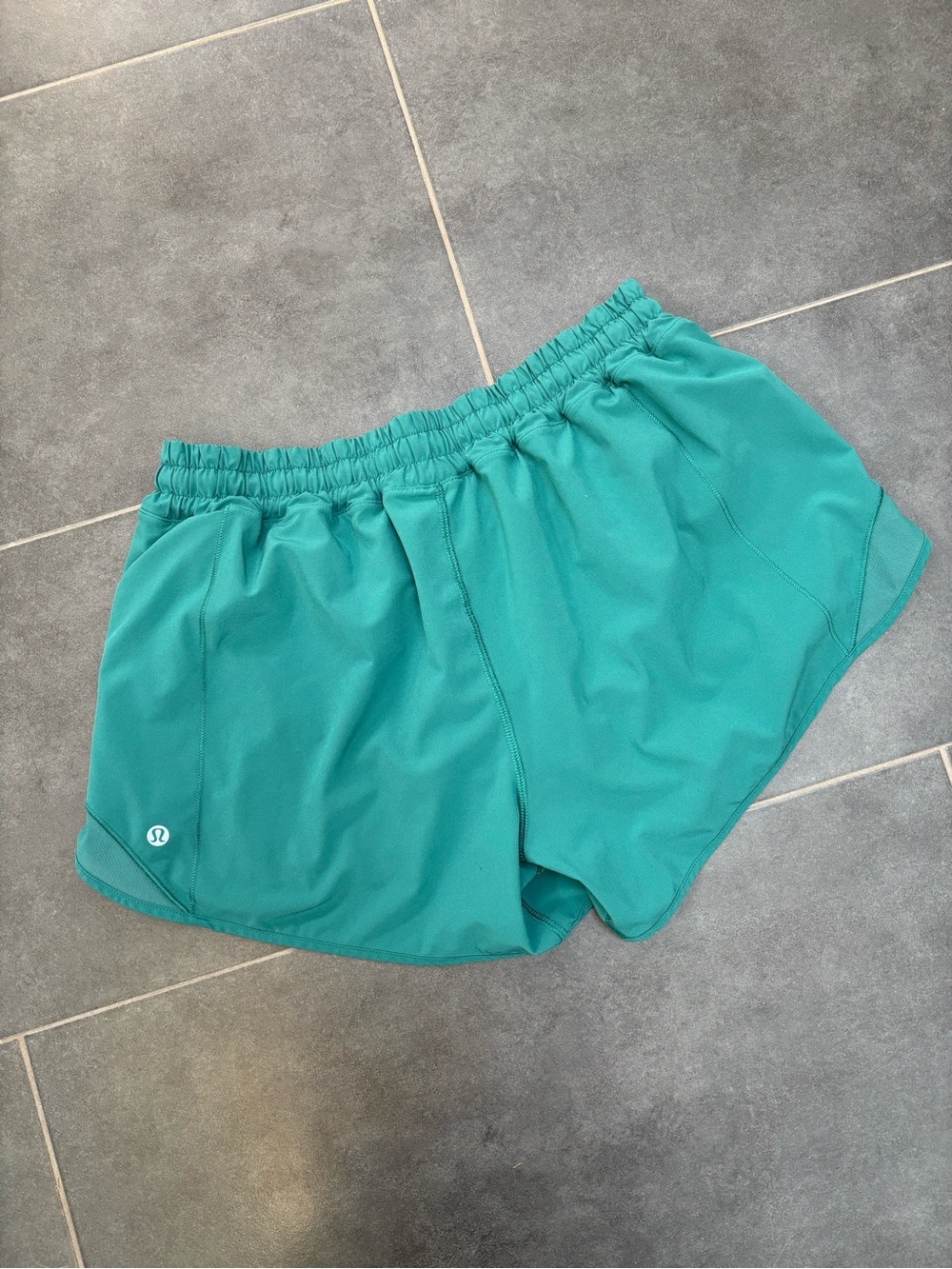 lululemon athletica Hotty Hot Women’s Shorts - Picture 3 of 9